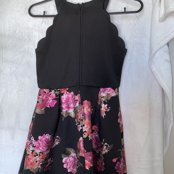 GIRLS BLACK AND FLOWERS FANCY DRESS SZ 10 - Picture 4 of 5